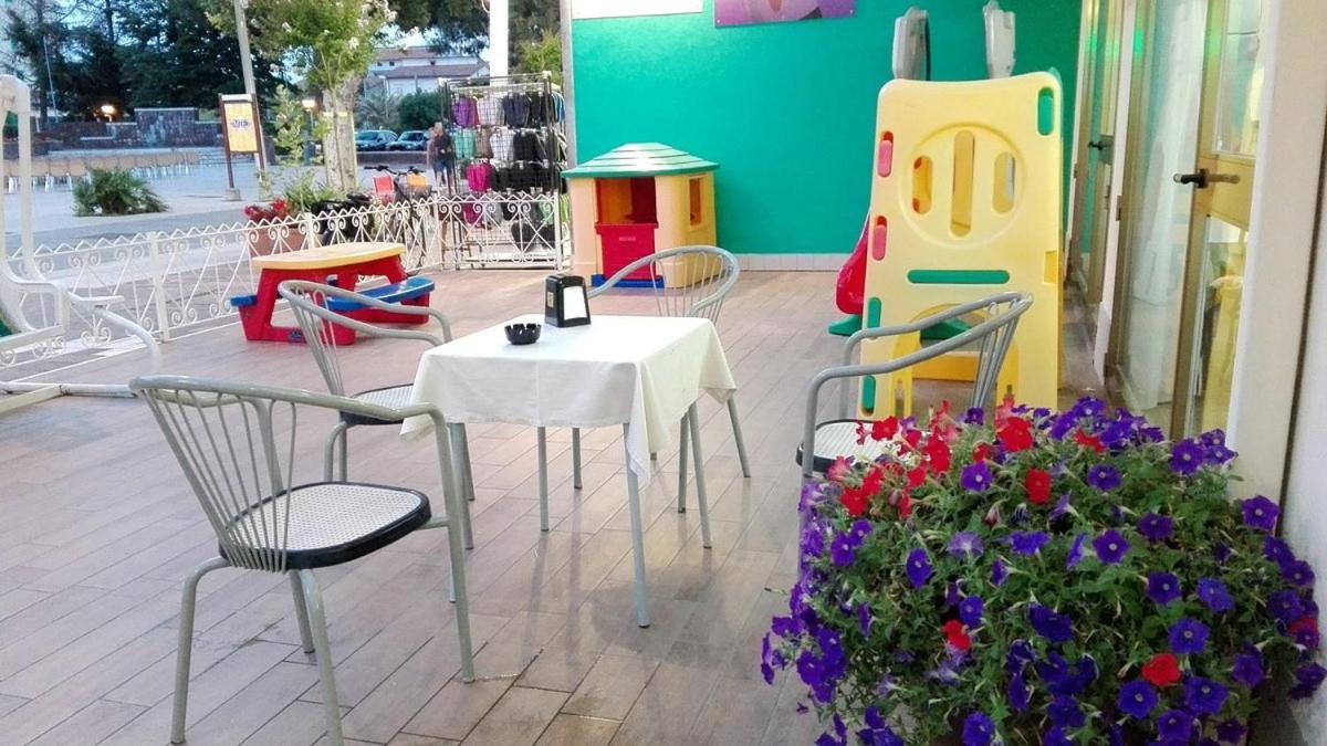 Hotel Franca Misano Adriatico Dış mekan fotoğraf